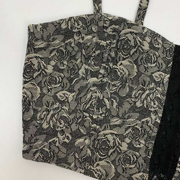Urban Outfitters Pins & Needles Top Women Medium Black Floral Cropped Jacquard - Picture 2 of 10